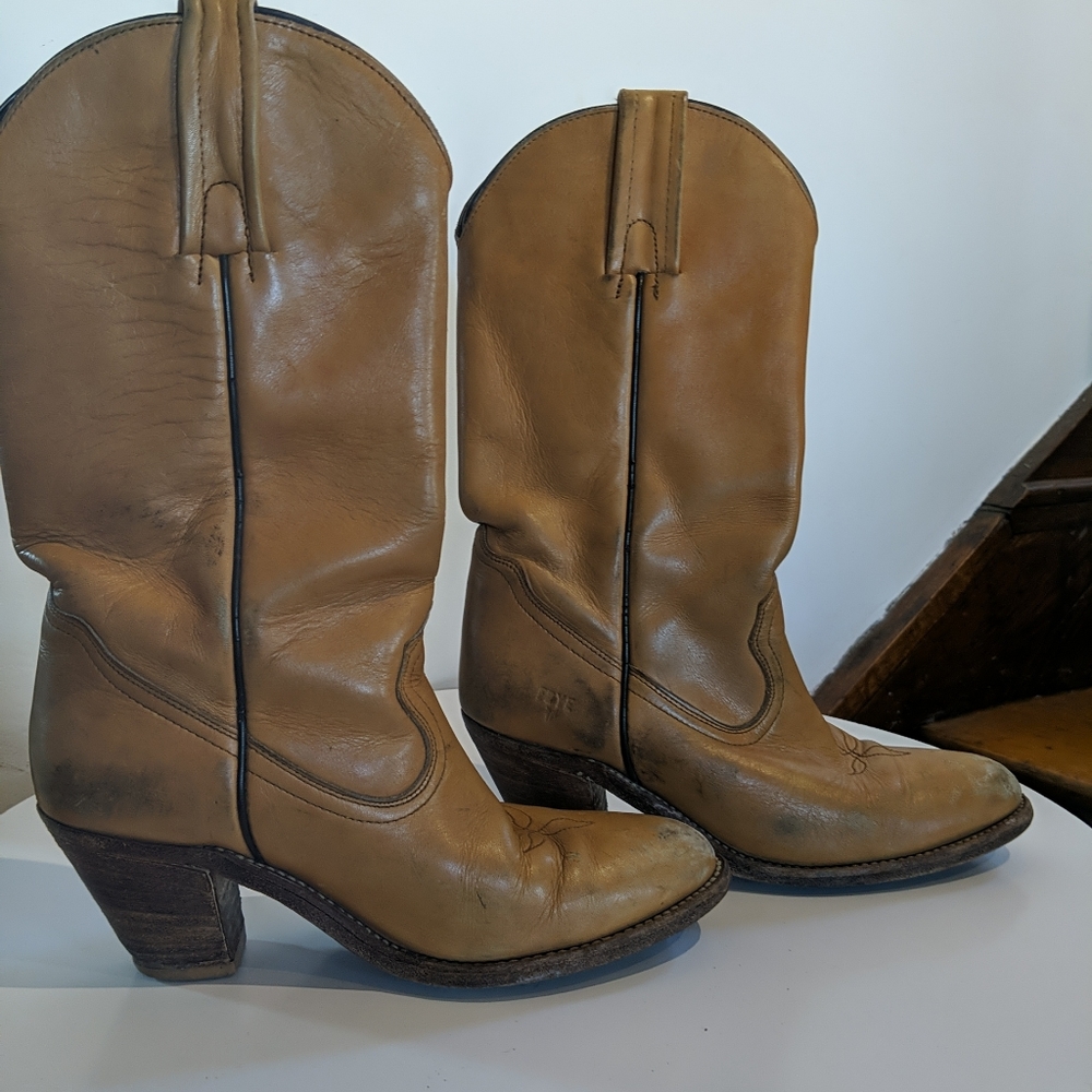 ❗️TAKING OFFERS❗️Vintage Frye Boots OBO - Picture 9 of 15